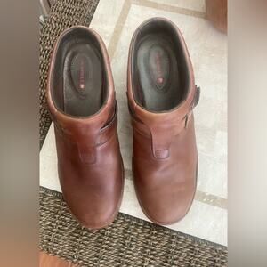 Merrell Chestnut Leather Clogs